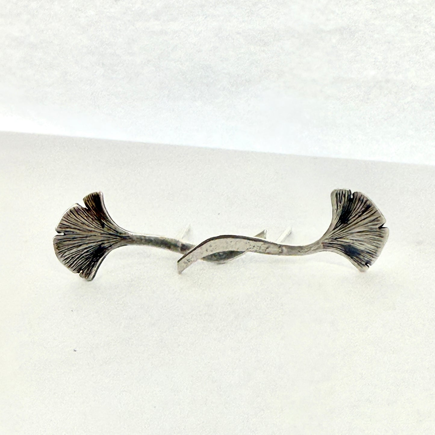 Ginkgo leaf ear climbers