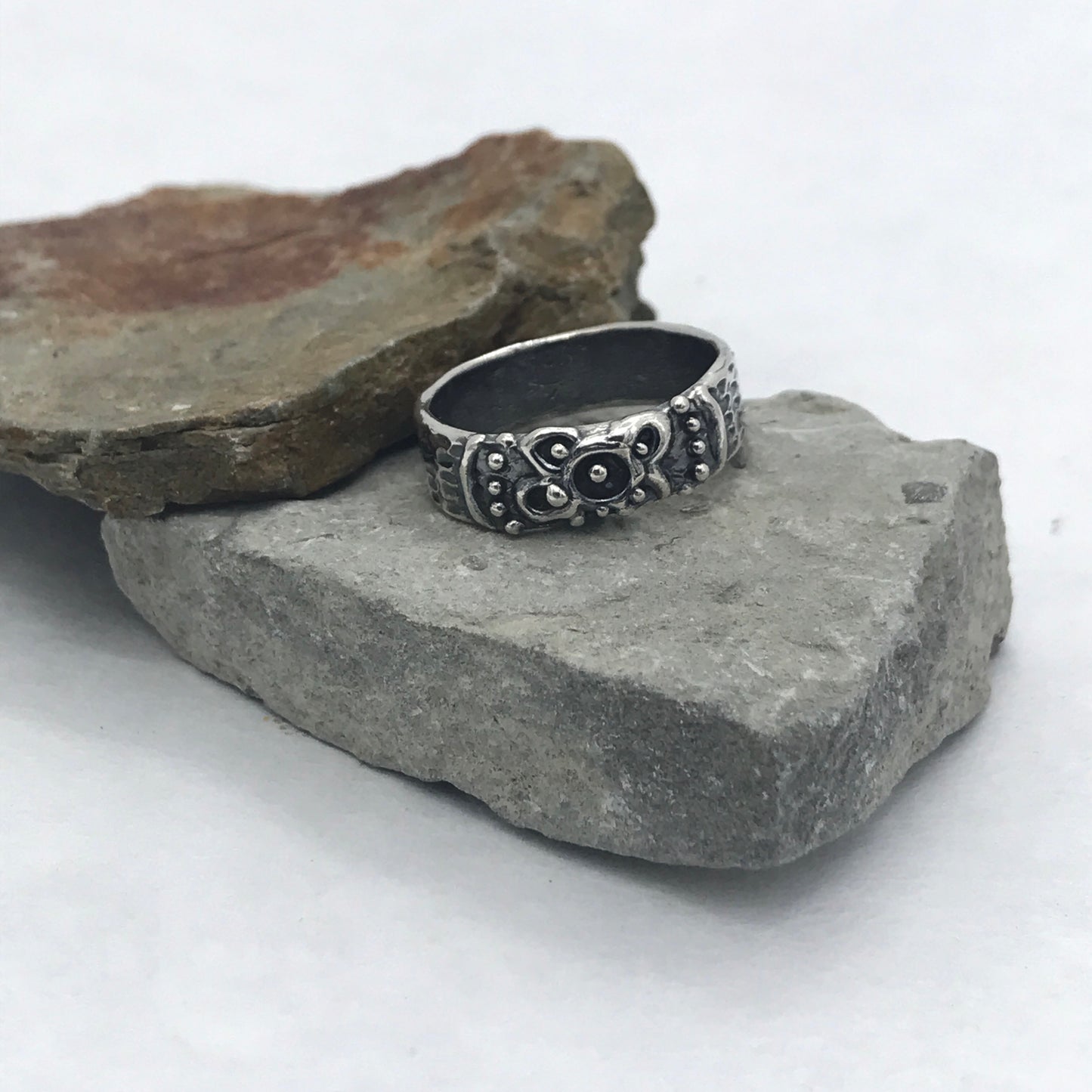Centered Flower with textured band- Sterling Silver ring