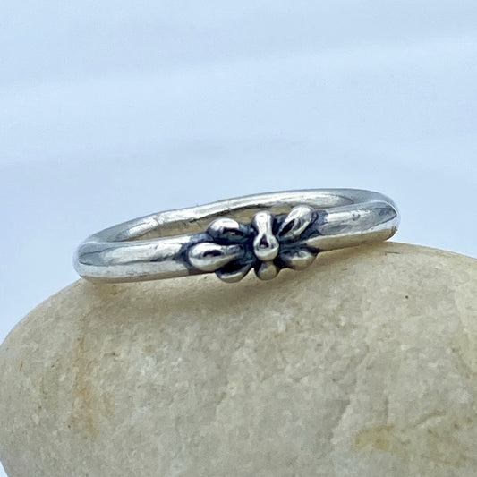 Sterling Silver Flower - Simple Rounded Band Ring